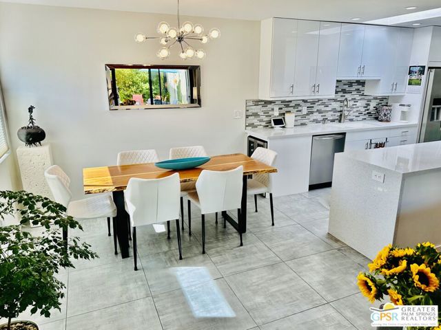 468 N Greenhouse Way, Palm Springs CA: https://media.crmls.org/mediaz/8b10c112-04b6-4ea0-bd76-2bb1ea8039d7.jpg