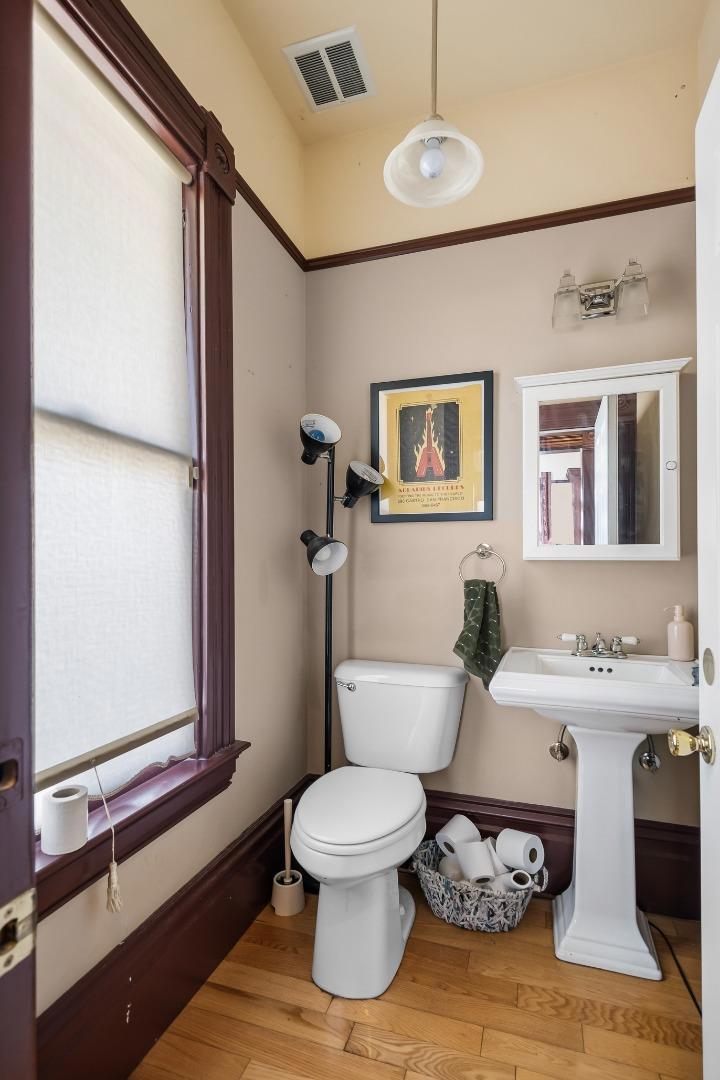 https://media.crmls.org/mediaz/8b111ca1-f7a8-403e-a321-f20f1e3c5e63.jpg?preset=X-Large