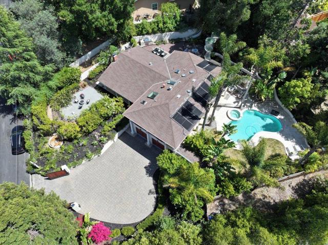 17274 Verdes Robles, Los Gatos CA: https://media.crmls.org/mediaz/8b112163-0536-4f51-aa24-875c2de479d2.jpg