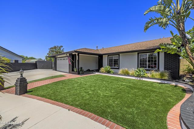 915 W Marcello Avenue, Thousand Oaks CA: https://media.crmls.org/mediaz/8b11e8f2-607b-405e-896a-ef571379b32a.jpg