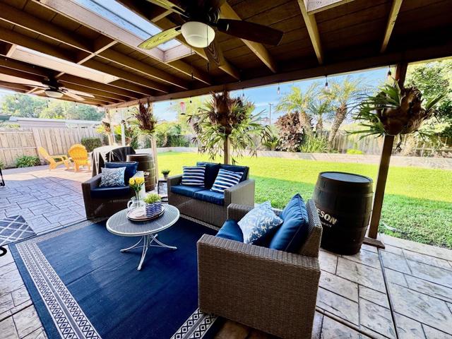 Detail Gallery Image 33 of 42 For 3542 Governor Dr, San Diego,  CA 92122 - 5 Beds | 3 Baths