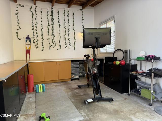 1979 Allen Avenue, Altadena CA: https://media.crmls.org/mediaz/8b1316ca-bb83-4b2f-a306-793d79b6cef6.jpg