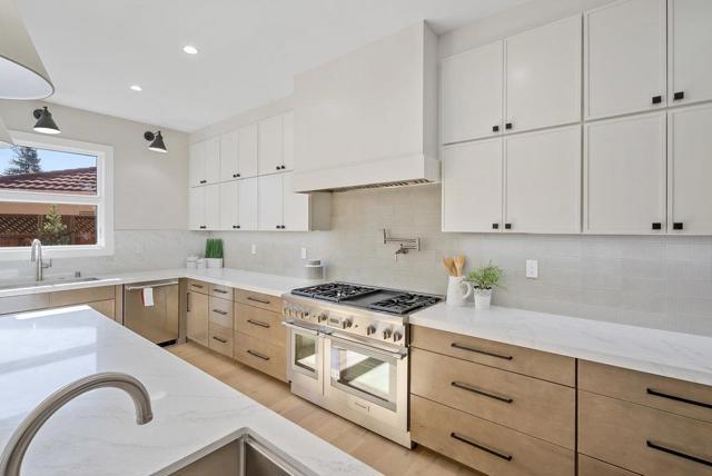1303 American Way, Menlo Park CA: https://media.crmls.org/mediaz/8b13b44d-0418-4abf-9ab6-cf70a47da92b.jpg