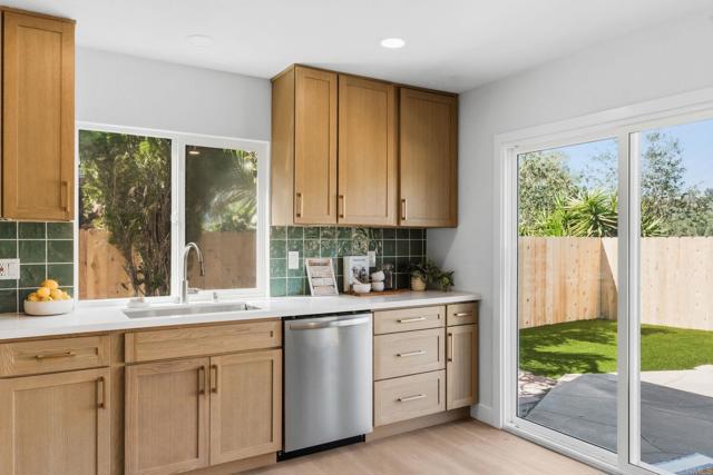 Detail Gallery Image 9 of 30 For 9604 Paseo Montril, San Diego,  CA 92129 - 3 Beds | 2 Baths