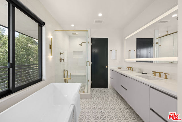 3147 Hollyridge Drive, Los Angeles CA: https://media.crmls.org/mediaz/8b14427f-7729-46ba-a57e-fe91f93ca575.jpg