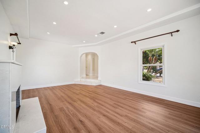 Detail Gallery Image 8 of 47 For 1100 N Isabel St, Glendale,  CA 91207 - 3 Beds | 2 Baths