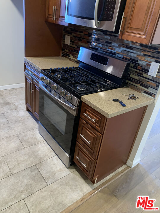 1522 Dixon Street, Glendale CA: https://media.crmls.org/mediaz/8b151058-18df-411f-998e-7a57bd531393.jpg
