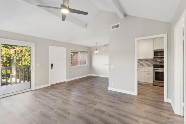 2422 Caminito Ocean Cv, Cardiff by the Sea CA: https://media.crmls.org/mediaz/8b1580a0-1140-4200-9478-fc25ee3de3e8.jpg