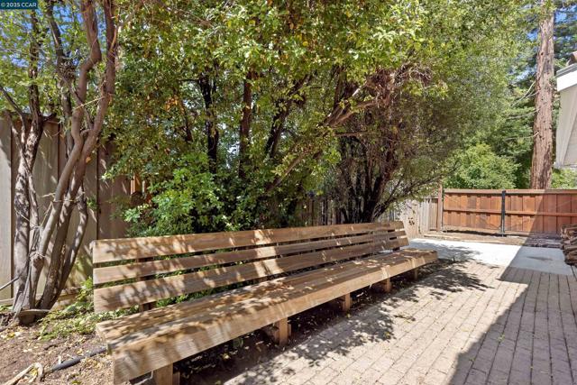 5104 Alhambra Valley Rd, Martinez CA: https://media.crmls.org/mediaz/8b1605a6-508d-4218-957a-f894b39930ef.jpg