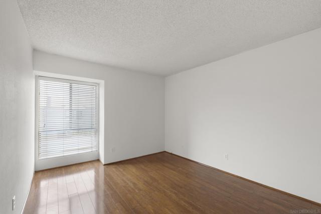 9140 Gramercy Dr, San Diego CA: https://media.crmls.org/mediaz/8b167776-cb34-478a-9178-0e06f1593356.jpg