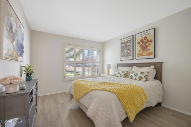 979 Quarterhorse Lane, Oak Park CA: https://media.crmls.org/mediaz/8b172544-9cbc-45b7-974b-5c001afb25ed.jpg