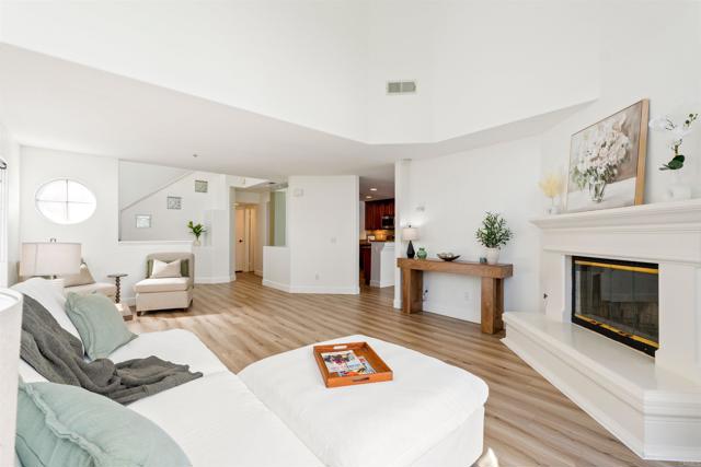 Detail Gallery Image 8 of 46 For 1831 Monserrat Way, Vista,  CA 92081 - 4 Beds | 2/1 Baths