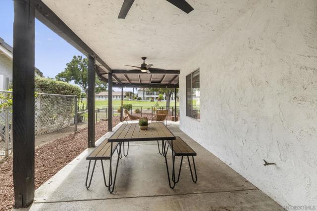 23235 Canyon Lake Dr S, Canyon Lake CA: https://media.crmls.org/mediaz/8b17fee0-d10d-44b4-8d87-05158f821bc1.jpg