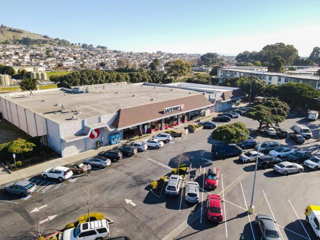 647 Stonegate Drive, South San Francisco CA: https://media.crmls.org/mediaz/8b181eff-135a-4a29-a7ee-e096e2655b5a.jpg