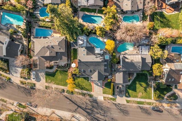 305 Albert Drive, Los Gatos CA: https://media.crmls.org/mediaz/8b187c1d-108a-41b5-bd59-4270738cf5d6.jpg