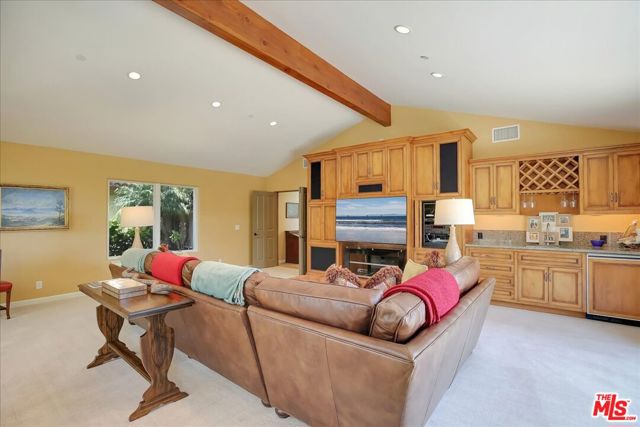 4099 Creciente Drive, Santa Barbara CA: https://media.crmls.org/mediaz/8b18a923-9637-4523-b37b-8d339bad5eea.jpg