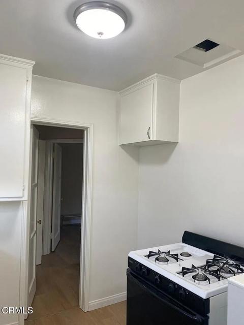 1420 E Wilson Avenue, Glendale CA: https://media.crmls.org/mediaz/8b1a2f7b-4435-4c36-bbe9-40b7795625c4.jpg