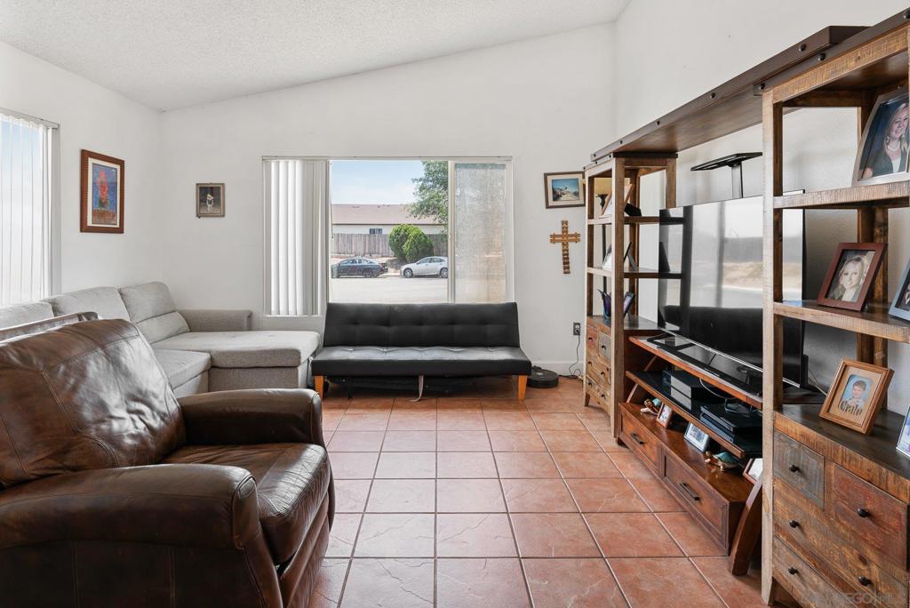 3521 Strawberry Place - photo 6