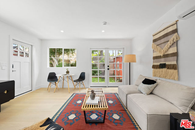 607 S Orange Drive, Los Angeles CA: https://media.crmls.org/mediaz/8b1a65ef-f1b6-4fae-a616-9316b754d80b.jpg