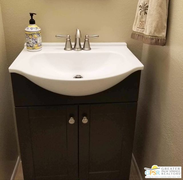 1816 N Mira Loma Way, Palm Springs CA: https://media.crmls.org/mediaz/8b1ac3d6-0496-46b3-859f-d6343845efaa.jpg