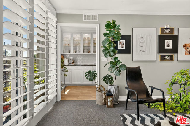 1 Bed Home for Sale in Los Angeles, California