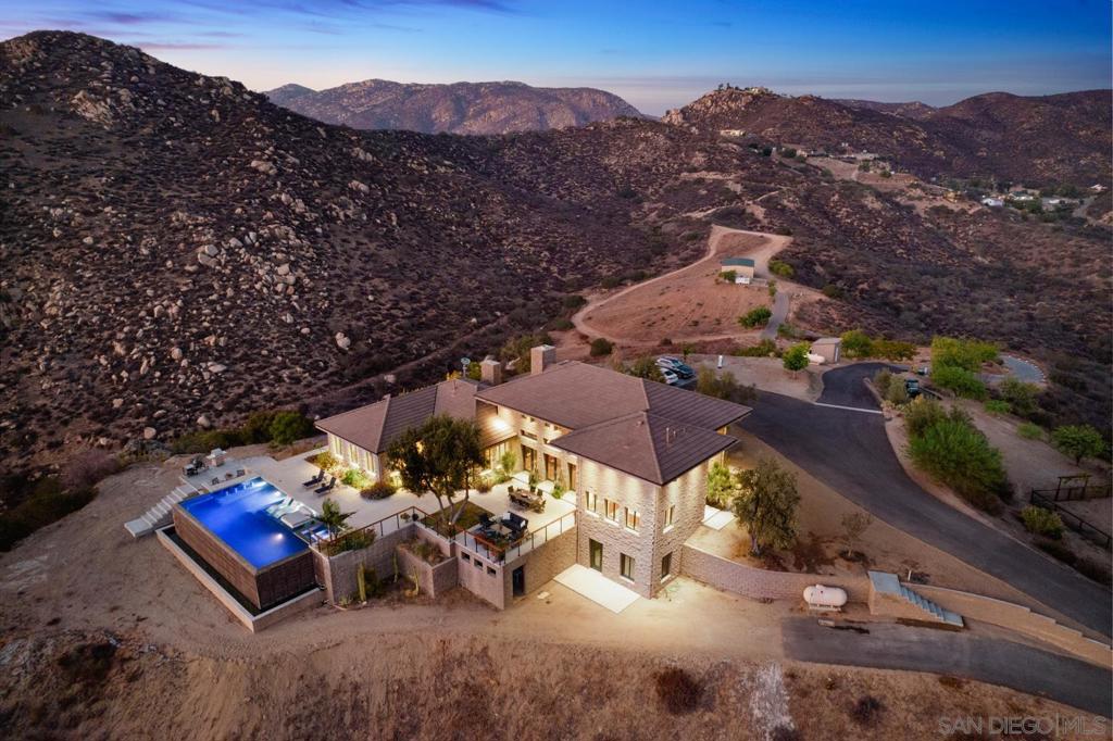 5610 Moorefield Drive N, El Cajon, CA 92019
