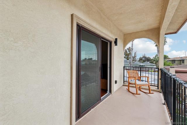 Image 21 of 51 For 859 Florida St