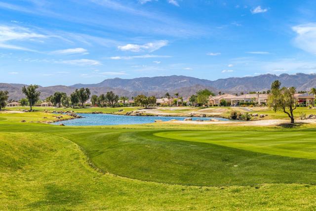 61 Via Las Flores, Rancho Mirage CA: https://media.crmls.org/mediaz/8b1be634-cd91-4566-83de-a735d860e48a.jpg
