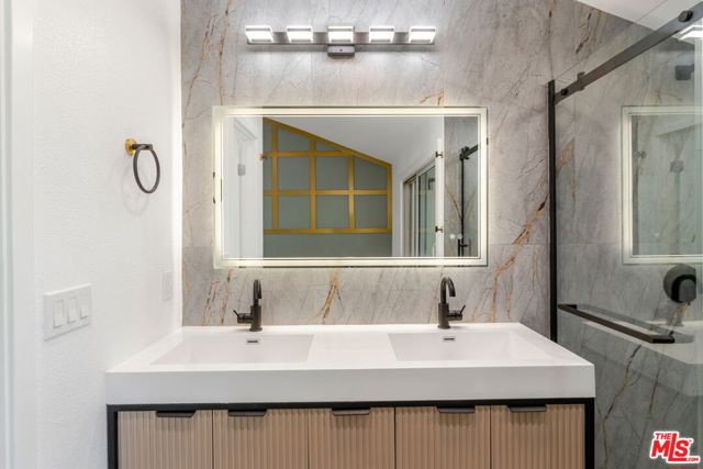7550 Zombar Avenue, Van Nuys CA: https://media.crmls.org/mediaz/8b1c1fa4-6c37-4ad8-af58-d72c2f9dc60c.jpg