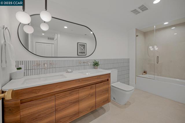 3742 Mt. Diablo Blvd, Lafayette CA: https://media.crmls.org/mediaz/8b1c406f-4de3-467b-a333-304cbb78fd1a.jpg
