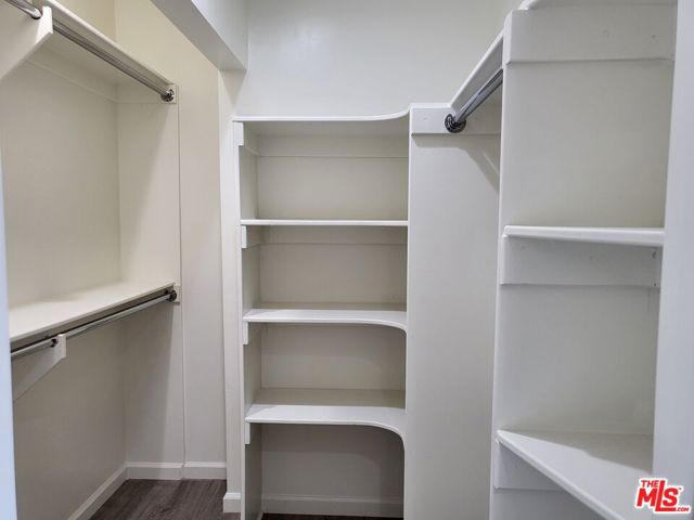 2758 W 12th Street, Los Angeles CA: https://media.crmls.org/mediaz/8b1c920b-1aed-422f-a9fc-51a5d47ef8ff.jpg