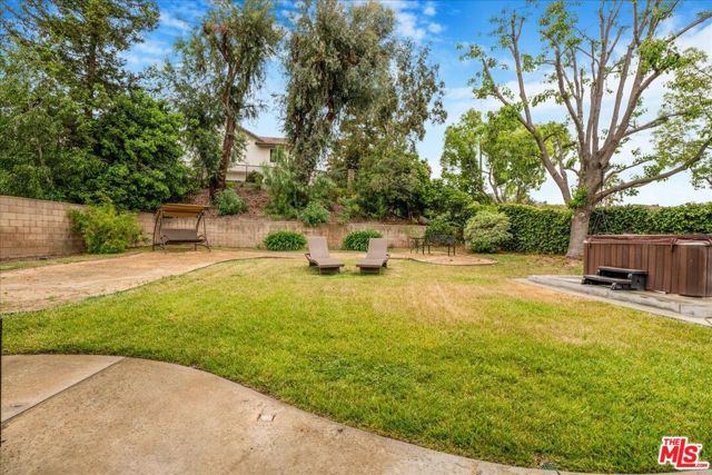 12084 London Grove Court, Moorpark CA: https://media.crmls.org/mediaz/8b1c9cc5-5dcc-4d9f-84ea-bc236311b474.jpg