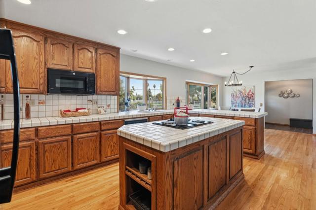 12101 Columbet Avenue, San Martin CA: https://media.crmls.org/mediaz/8b1cb183-d352-4406-b7d1-97f2740ba3d7.jpg