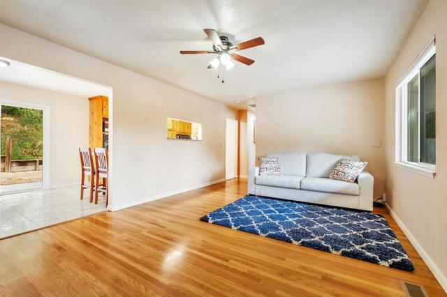121 Pine Tree Avenue, Aromas CA: https://media.crmls.org/mediaz/8b1d18db-8ef1-4b14-becc-19f49d49cc54.jpg