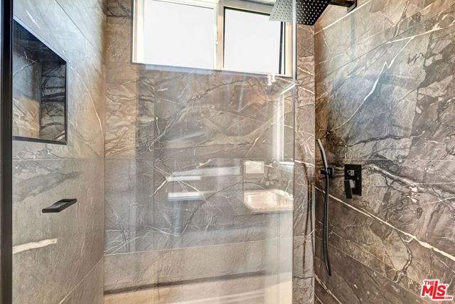 5730 Lasaine Avenue, Encino CA: https://media.crmls.org/mediaz/8b1dd60c-4fb4-4d68-9190-7c8ae9d7202a.jpg