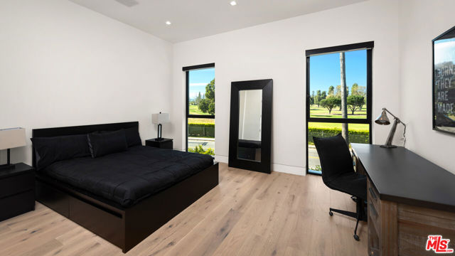 12720 Montana Avenue, Los Angeles CA: https://media.crmls.org/mediaz/8b1e8cdb-6108-4ee2-88d9-c25a308c6239.jpg
