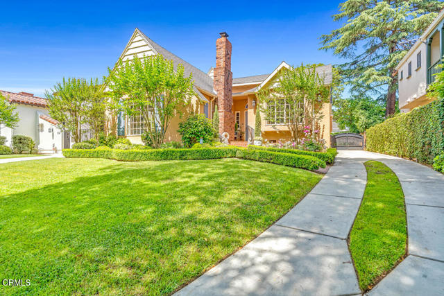 110 Glen Summer Road, Pasadena CA: https://media.crmls.org/mediaz/8b1eaa79-ebc6-43ee-9ced-a8f74007985d.jpg