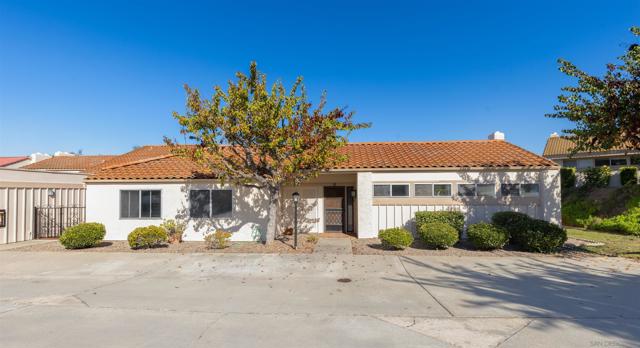 17476 Plaza Cerado, San Diego CA: https://media.crmls.org/mediaz/8b1f9b80-4cc4-47c6-bbcb-7bf64d0122df.jpg