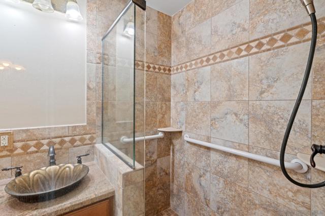 309 11 E Ave, Coronado CA: https://media.crmls.org/mediaz/8b201701-22aa-4207-b05f-55cc6a4b89e4.jpg