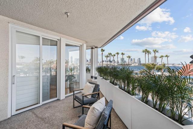 1101 1st Street, Coronado CA: https://media.crmls.org/mediaz/8b20332e-84c5-421b-ba8d-45d605dd6460.jpg