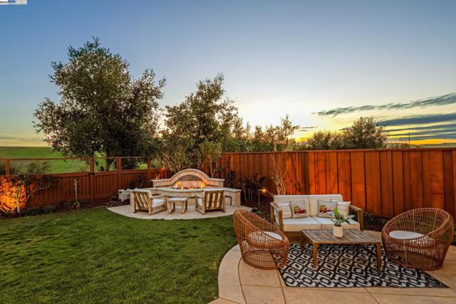 3712 Stonehenge Way, San Ramon CA: https://media.crmls.org/mediaz/8b212e69-b8ae-4ffd-a433-89e578d47392.jpg
