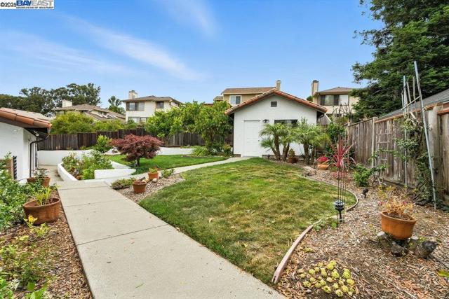 21798 Independent School Rd, Castro Valley CA: https://media.crmls.org/mediaz/8b21511a-97a4-4e88-8fb6-87320d491914.jpg