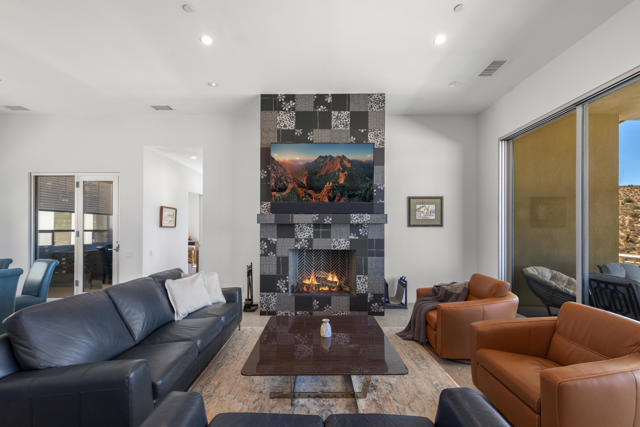 7852 Pinon Drive, Yucca Valley CA: https://media.crmls.org/mediaz/8b2205d9-8d2b-4f3c-b8ba-417ba5d9cd80.jpg