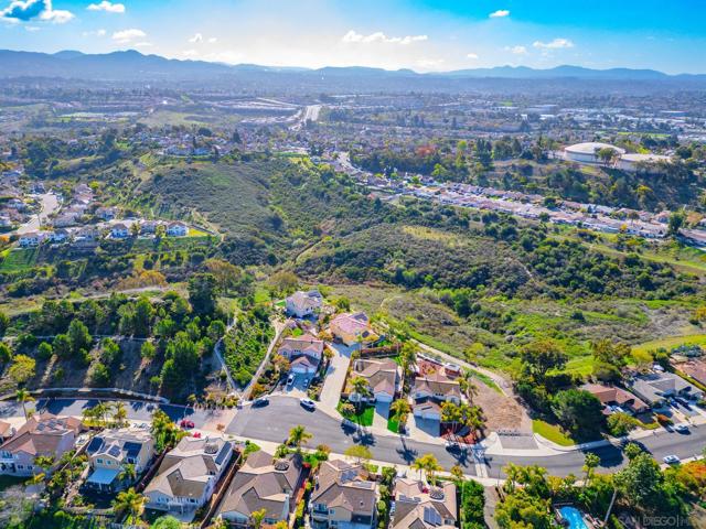 1330 Panorama Ridge Rd, Oceanside CA: https://media.crmls.org/mediaz/8b2210e2-f687-46af-9287-7e42a883d1bd.jpg