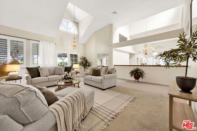 2200 Shenandoah Lane, Glendora CA: https://media.crmls.org/mediaz/8b2212b6-6f7e-43de-b752-52c4f65fc02c.jpg