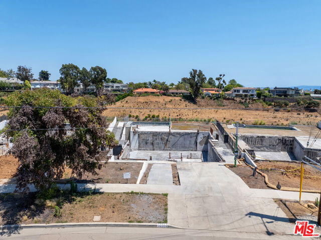 15209 De Pauw Street photo 8