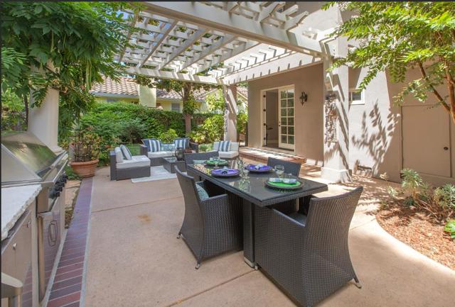 158 Seminary Drive, Menlo Park CA: https://media.crmls.org/mediaz/8b235e0f-b811-4267-a33d-6cb2465670aa.jpg