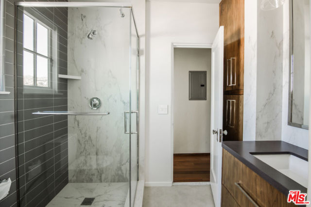 1302 Sweetzer Avenue, West Hollywood CA: https://media.crmls.org/mediaz/8b238061-dd43-461f-84b7-5bfb6d2534c5.jpg