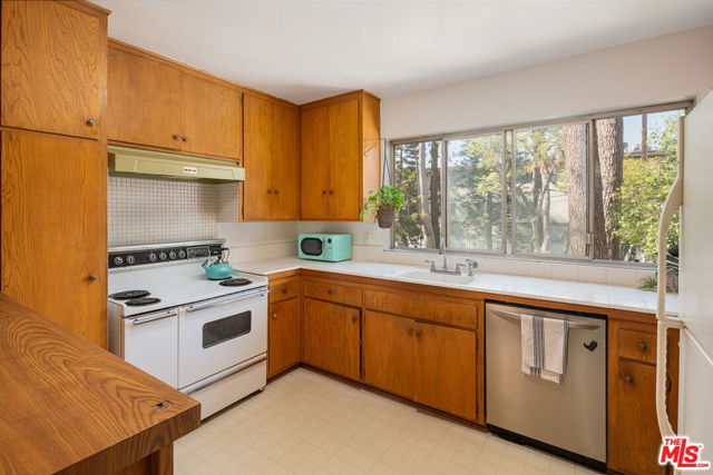 2 Bed Home for Sale in Los Angeles, California