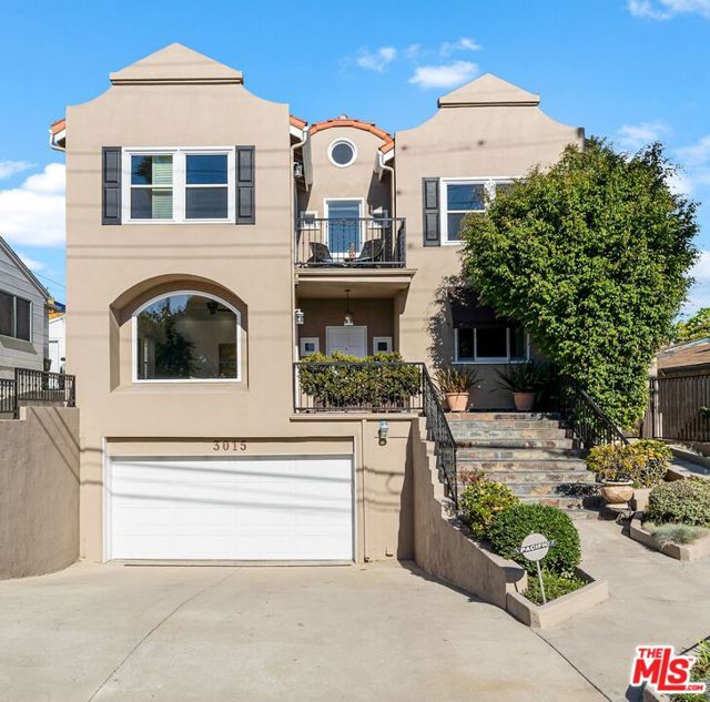 3015 11Th Street Santa Monica, California Sunset Park home with 4 bedrooms! This well priced Sunset Park home is move in ready and easily accommodates a "work from home" or family lifestyle. Nice separation of rooms and easy to live in with living room, dining room, family room, 4 bedrooms and 4 baths plus a bonus space upstairs for office or play area. Lush, private backyard with built in BBQ. Santa Monica schools! Great ocean breezes and convenient to coffee, Gelson's, Whole Foods, restaurants and shops. Minutes to the beach, Main Street, bike path. A very cool and hip location with no current inventory. Owner relocating to live closer to family.